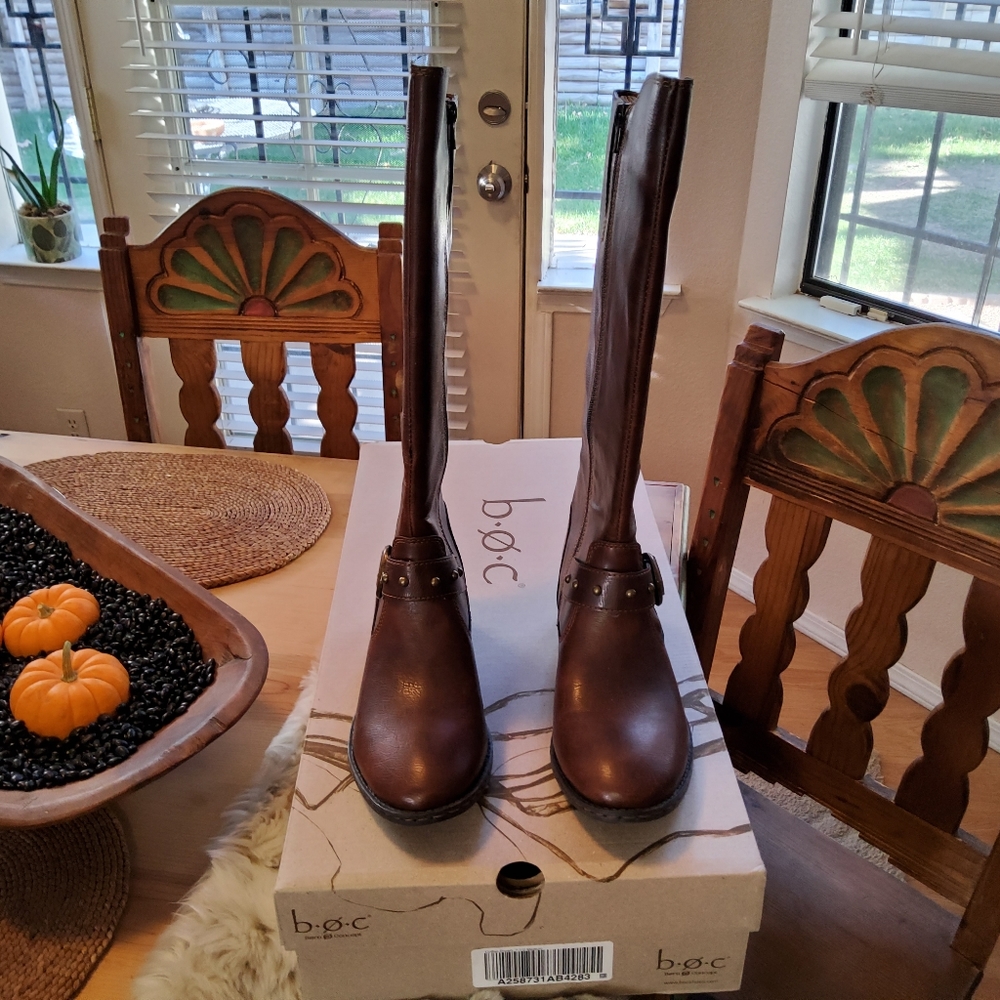 NIB/NWOT B.O.C HART Boots